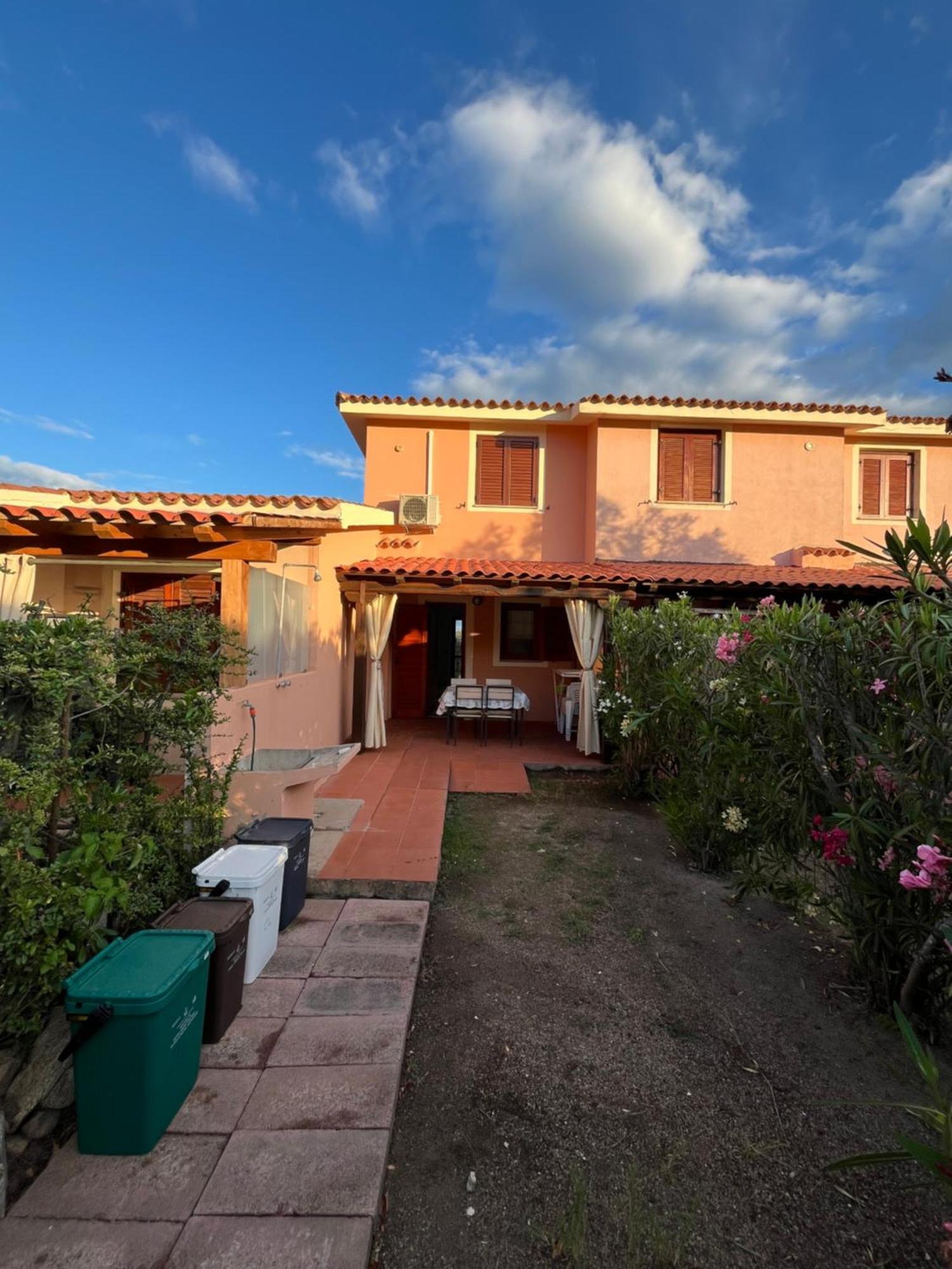 Casa Sviluppata Su Due Piani Con Doppia Veranda E Parcheggio Privato 圣特奥多罗 外观 照片