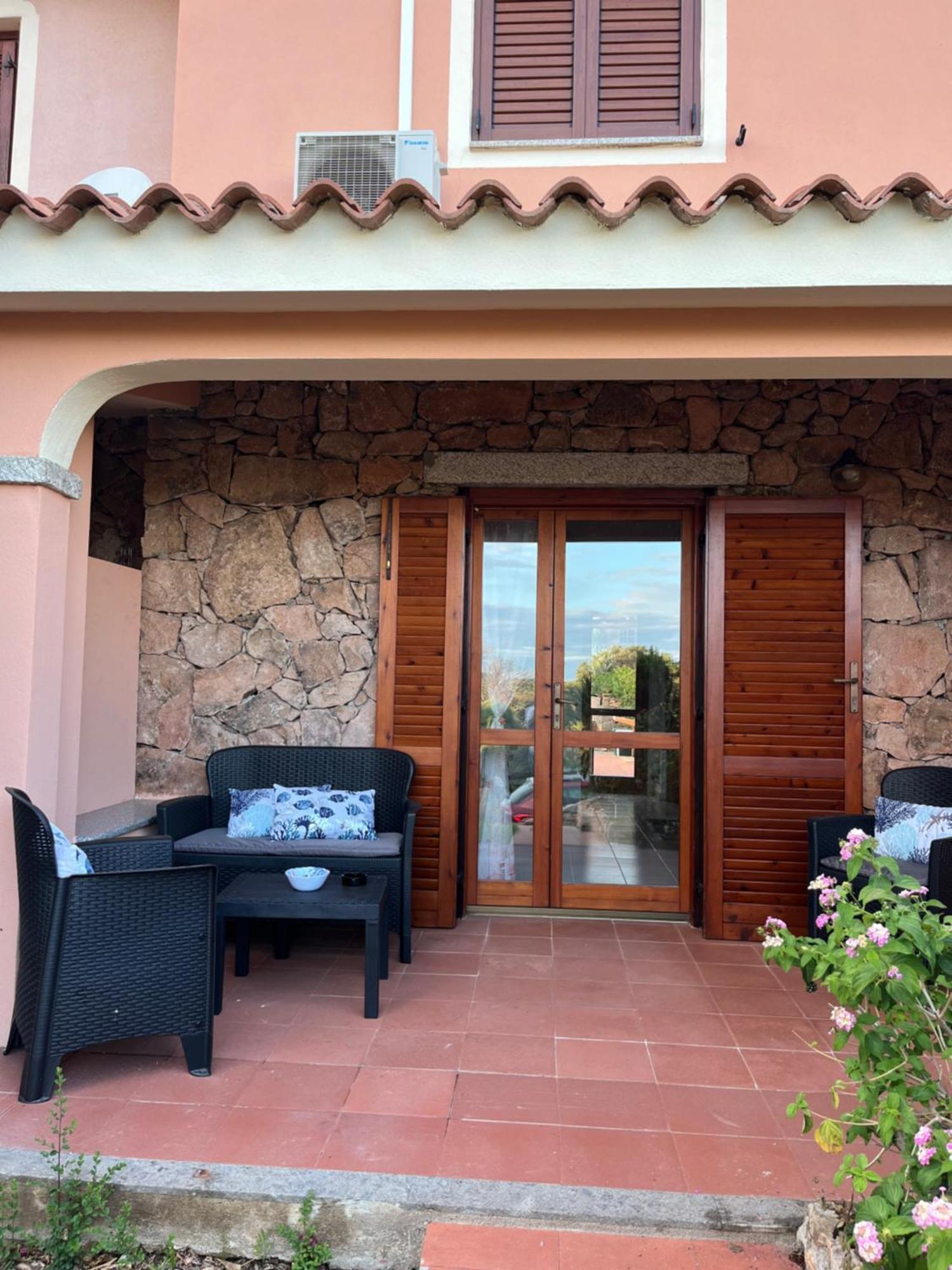 Casa Sviluppata Su Due Piani Con Doppia Veranda E Parcheggio Privato 圣特奥多罗 外观 照片