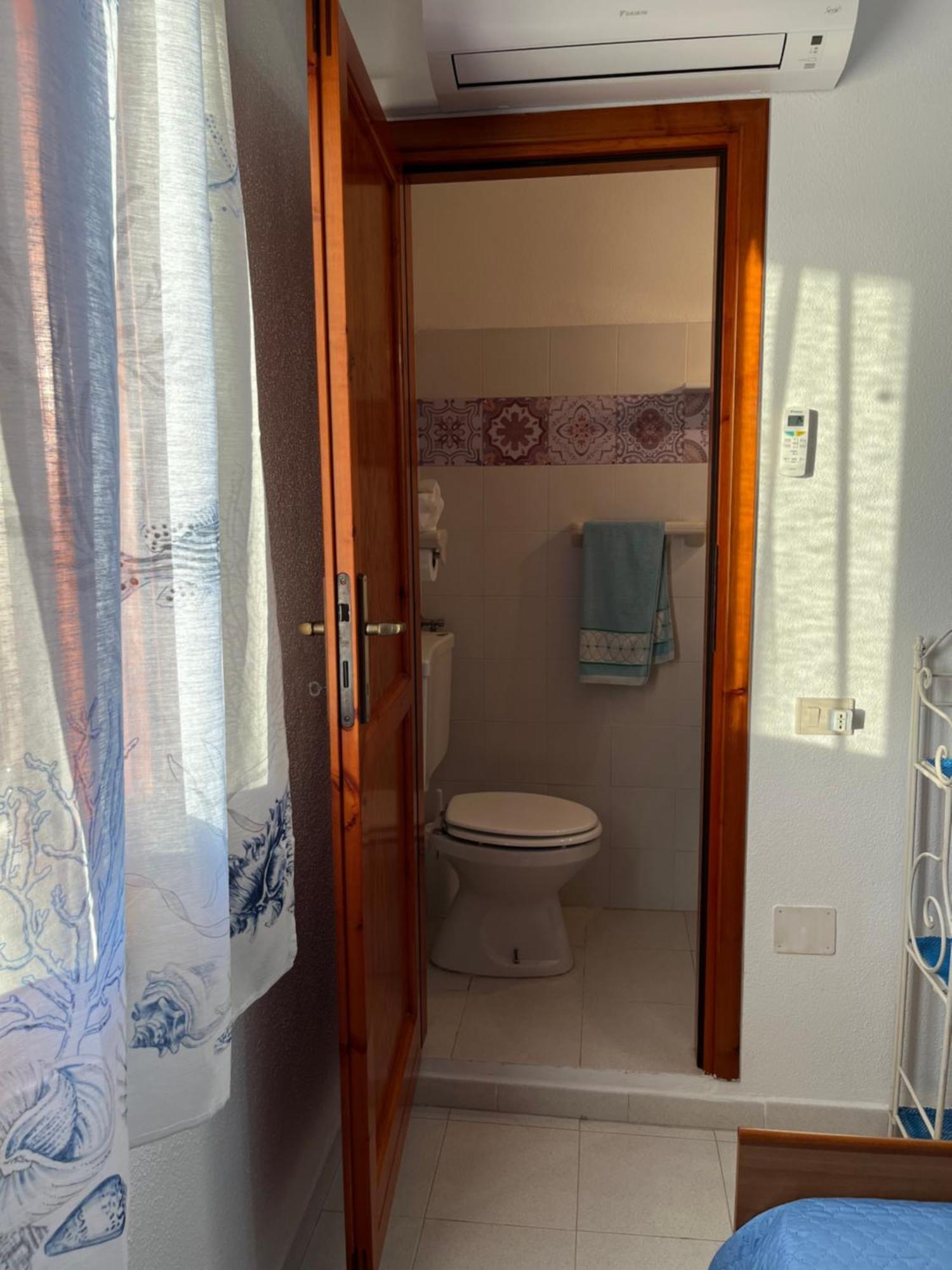 Casa Sviluppata Su Due Piani Con Doppia Veranda E Parcheggio Privato 圣特奥多罗 外观 照片