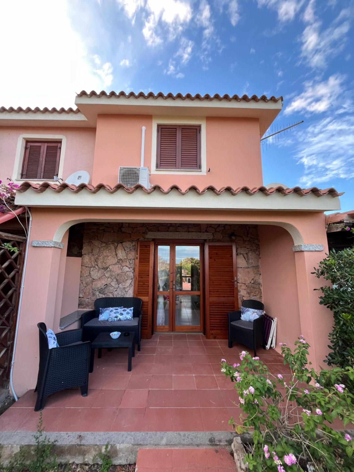 Casa Sviluppata Su Due Piani Con Doppia Veranda E Parcheggio Privato 圣特奥多罗 外观 照片