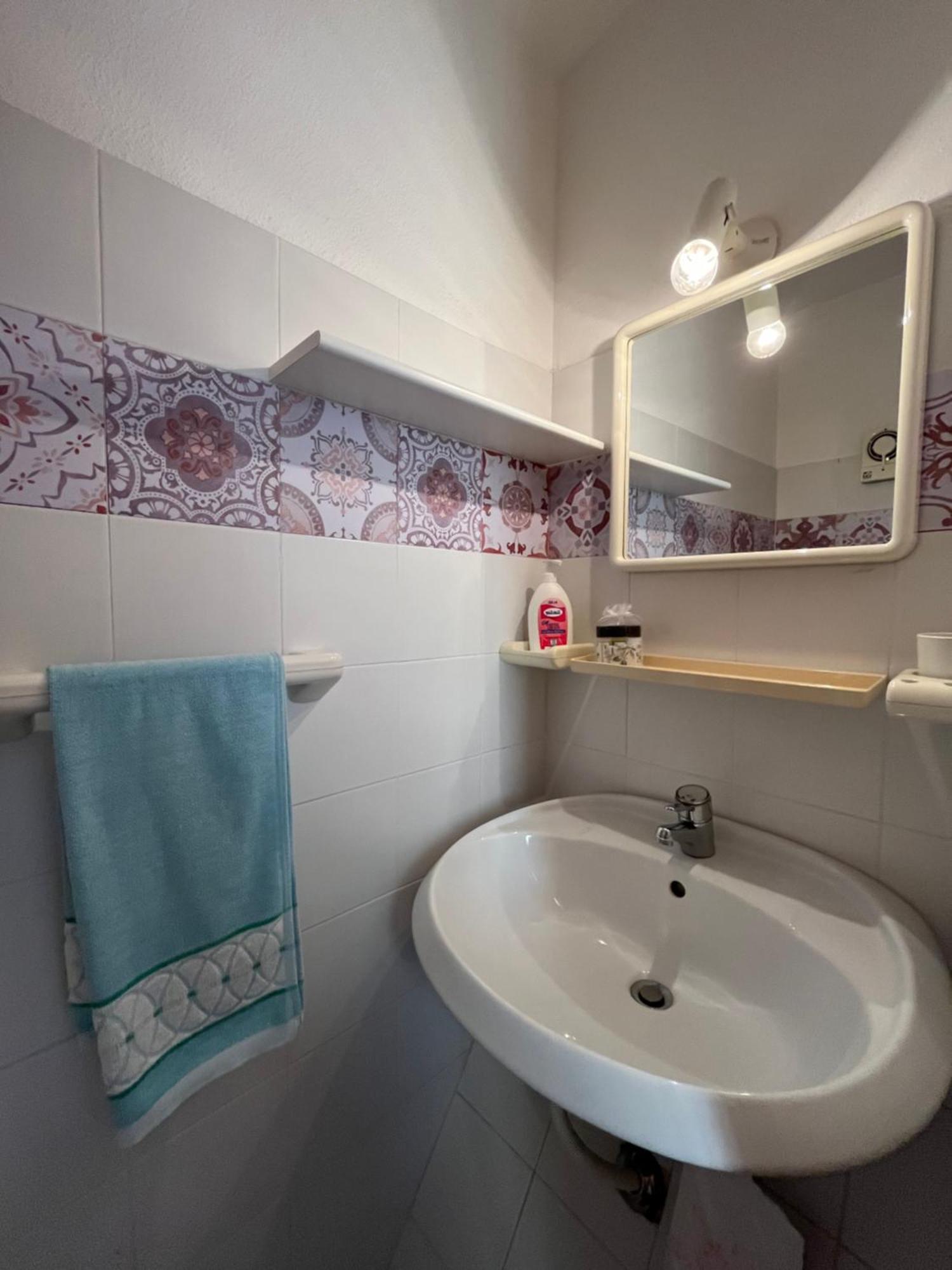 Casa Sviluppata Su Due Piani Con Doppia Veranda E Parcheggio Privato 圣特奥多罗 外观 照片